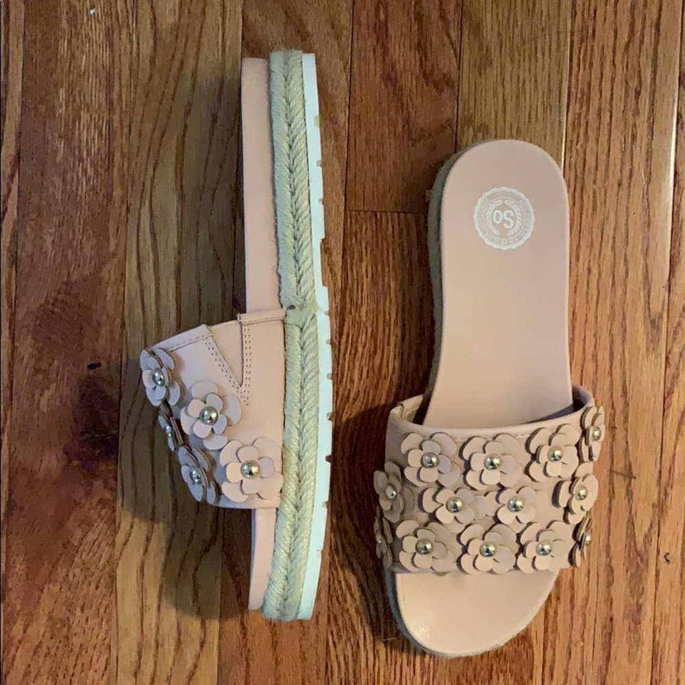 Women’s Sandals - Picture 2 of 4